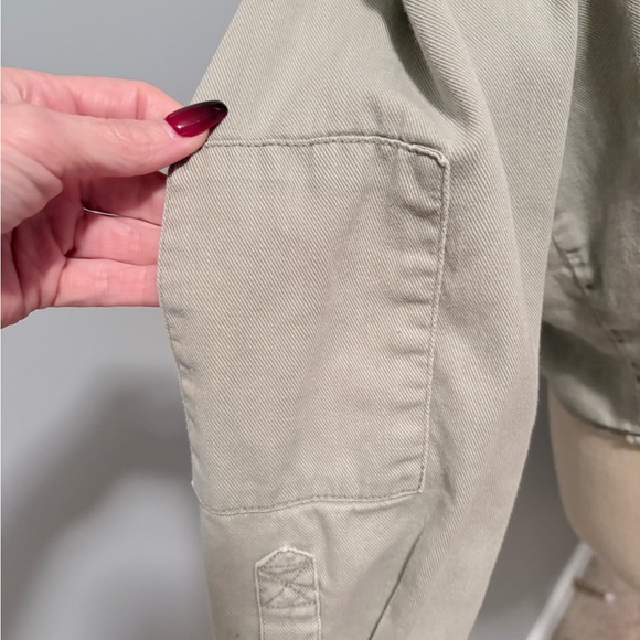 American Eagle Outfitters Women's Cropped Utility Jacket in Green - Picture 2 of 7